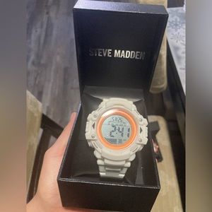 (Send OFFERS)Steve Madden watch